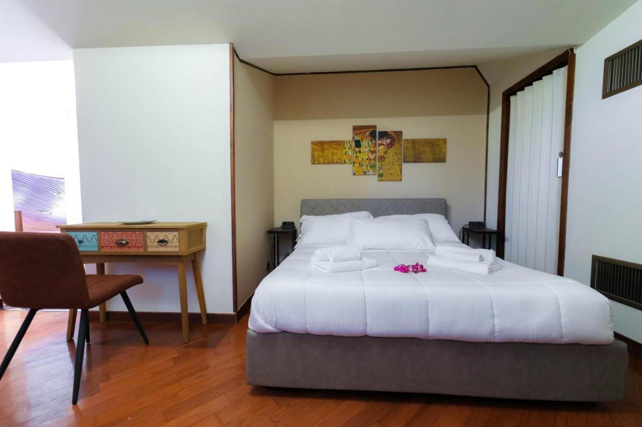 Paradise Suite Латина Екстер'єр фото