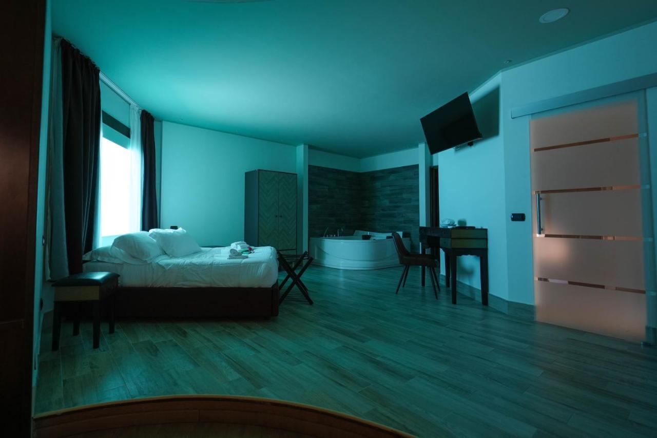Paradise Suite Латина Екстер'єр фото