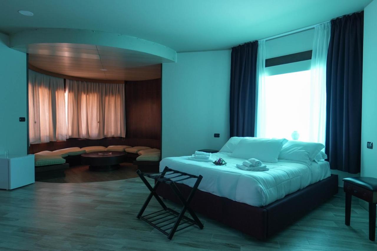 Paradise Suite Латина Екстер'єр фото