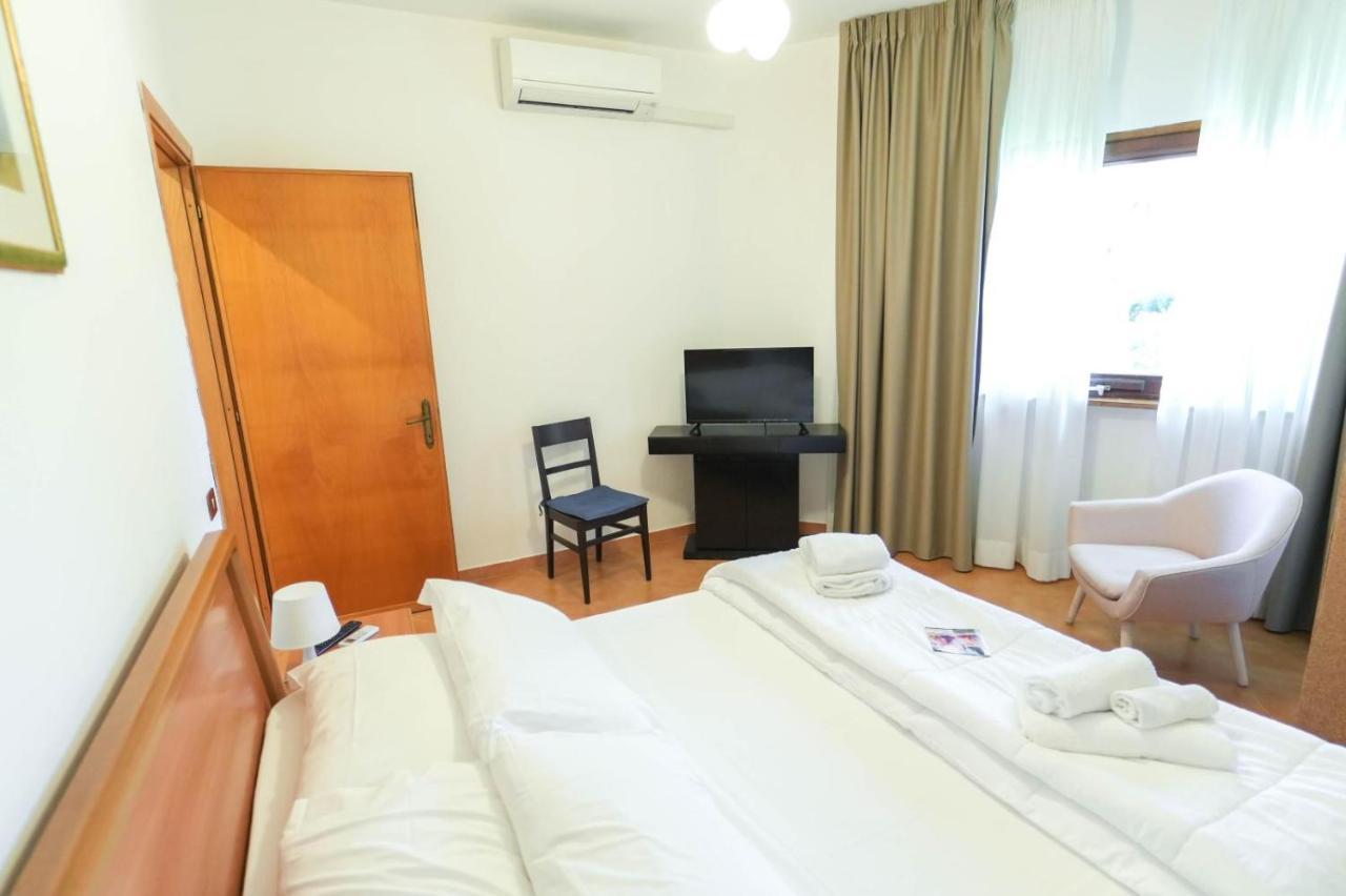 Paradise Suite Латина Екстер'єр фото